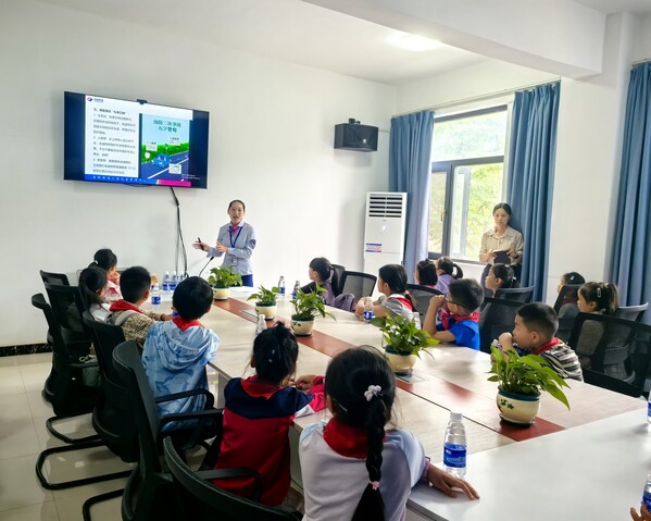 安全开放日,25名小学生走进水电十四局高速运管中心-1.jpg