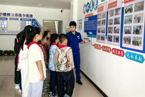 安全开放日,25名小学生走进水电十四局高速运管中心-2.jpg