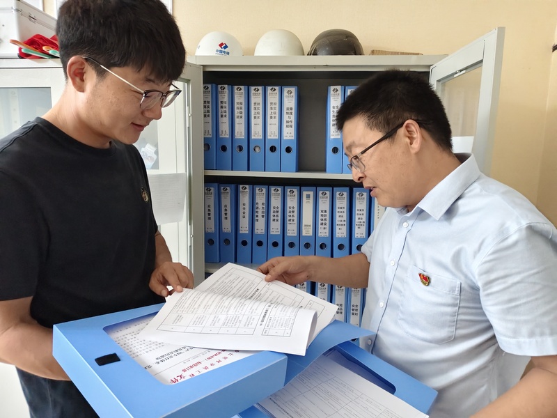 08郑州市七里河分洪项目纪检委员监督检查安全业务落实情况.jpg